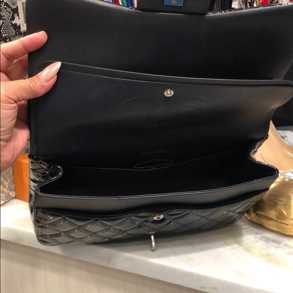 2017 Navy Patent Chanel Jumbo - Picture 5 of 6